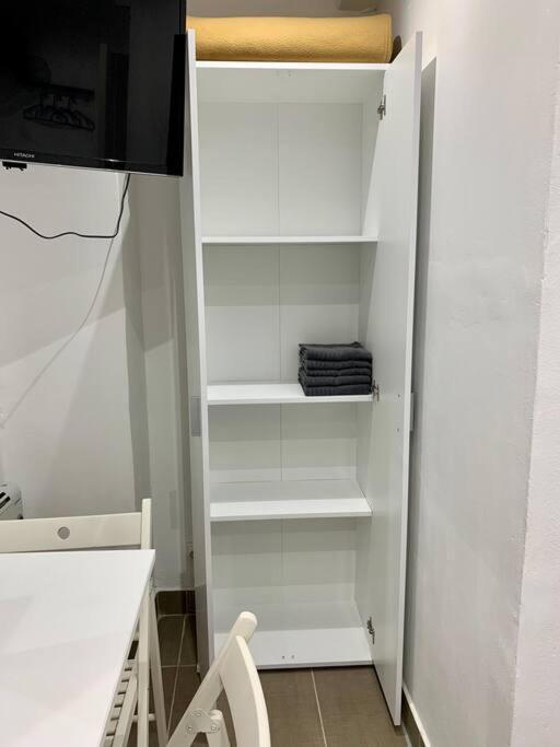 Nice Apartment In Barcelona By Perita Next Metro St T1 Ngoại thất bức ảnh