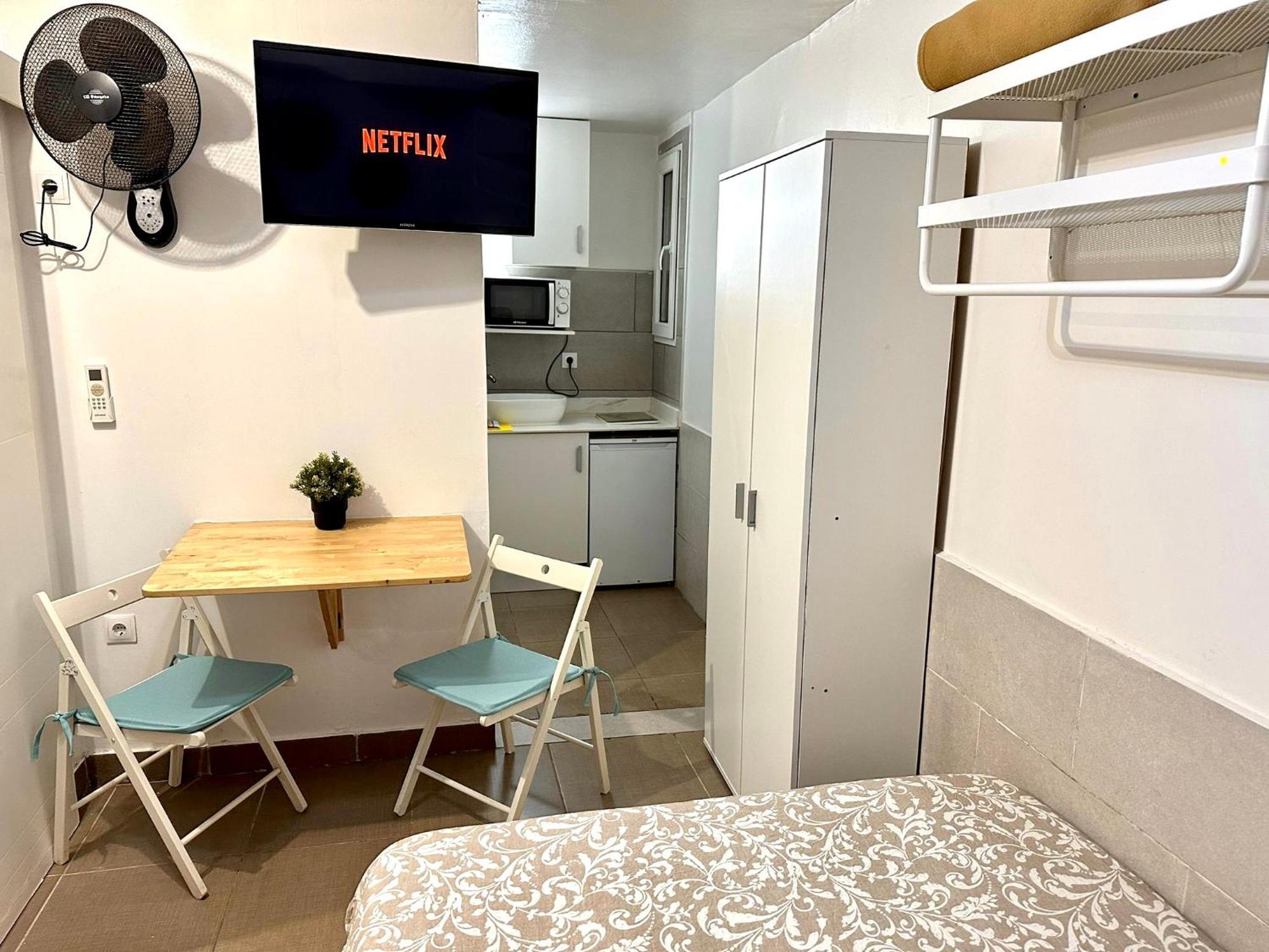 Nice Apartment In Barcelona By Perita Next Metro St T1 Ngoại thất bức ảnh